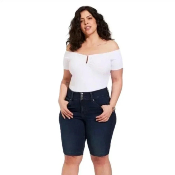 torrid Tops - Torrid White off‎ the shoulder blouse Size  2X